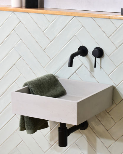 Handmade concrete wall-hung basin Alba mural — KreaConcrete