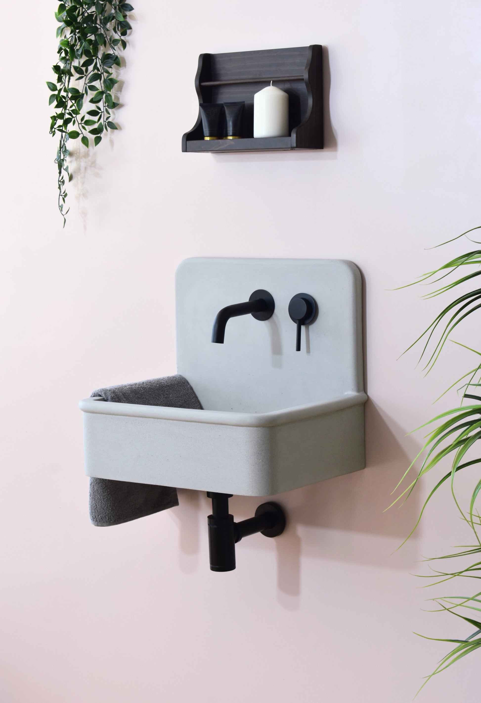 Lavabo en béton mural suspendu pour salle de bain