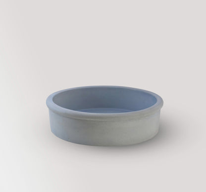 Lavabo de hormigón artesanal sobre encimera Duna — KreaConcrete