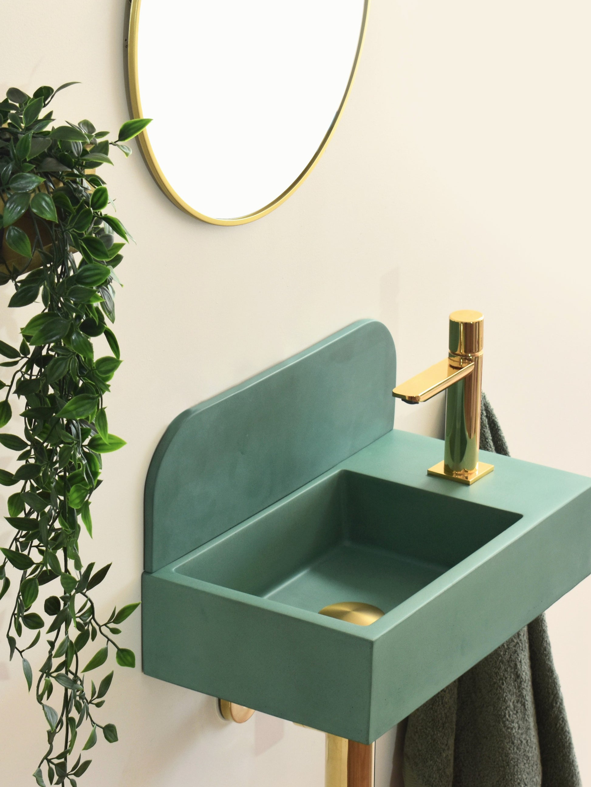 Handmade concrete wall-hung basin Aura mural — KreaConcrete