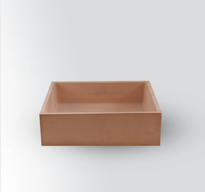 Lavabo de hormigón artesanal cuadrado sobre encimera Alba — KreaConcrete