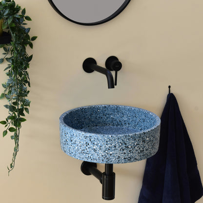 Lavabo de terrazo artesanal mural suspendido Eos Blue — KreaConcrete